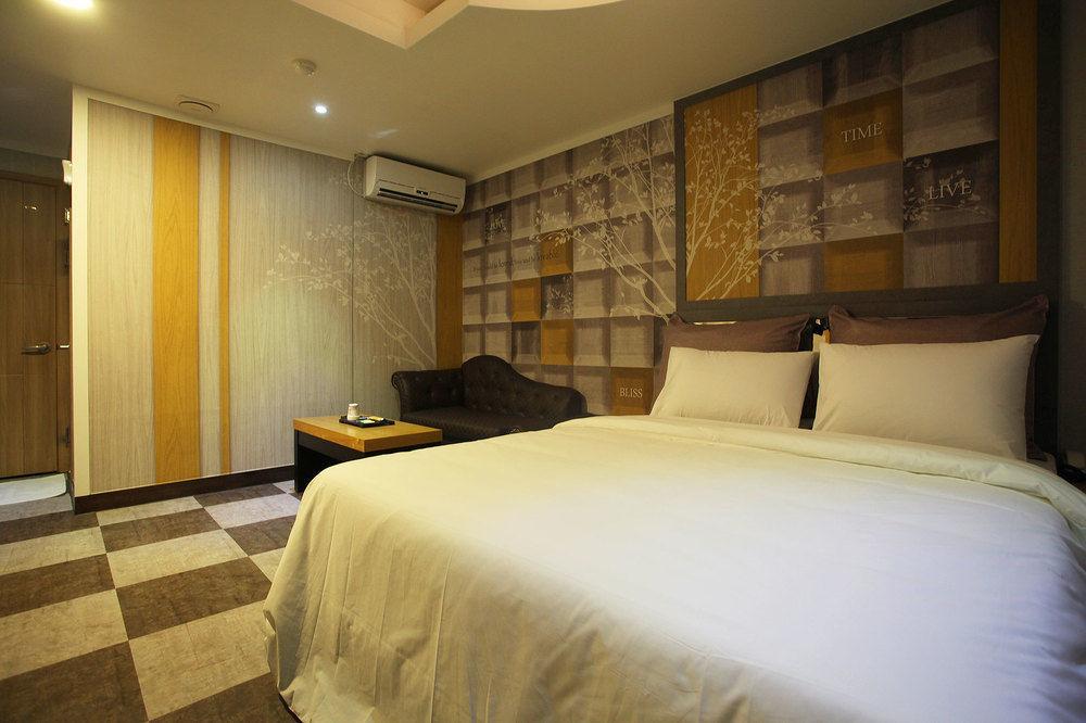 Luxe Hotel Paju Exterior foto