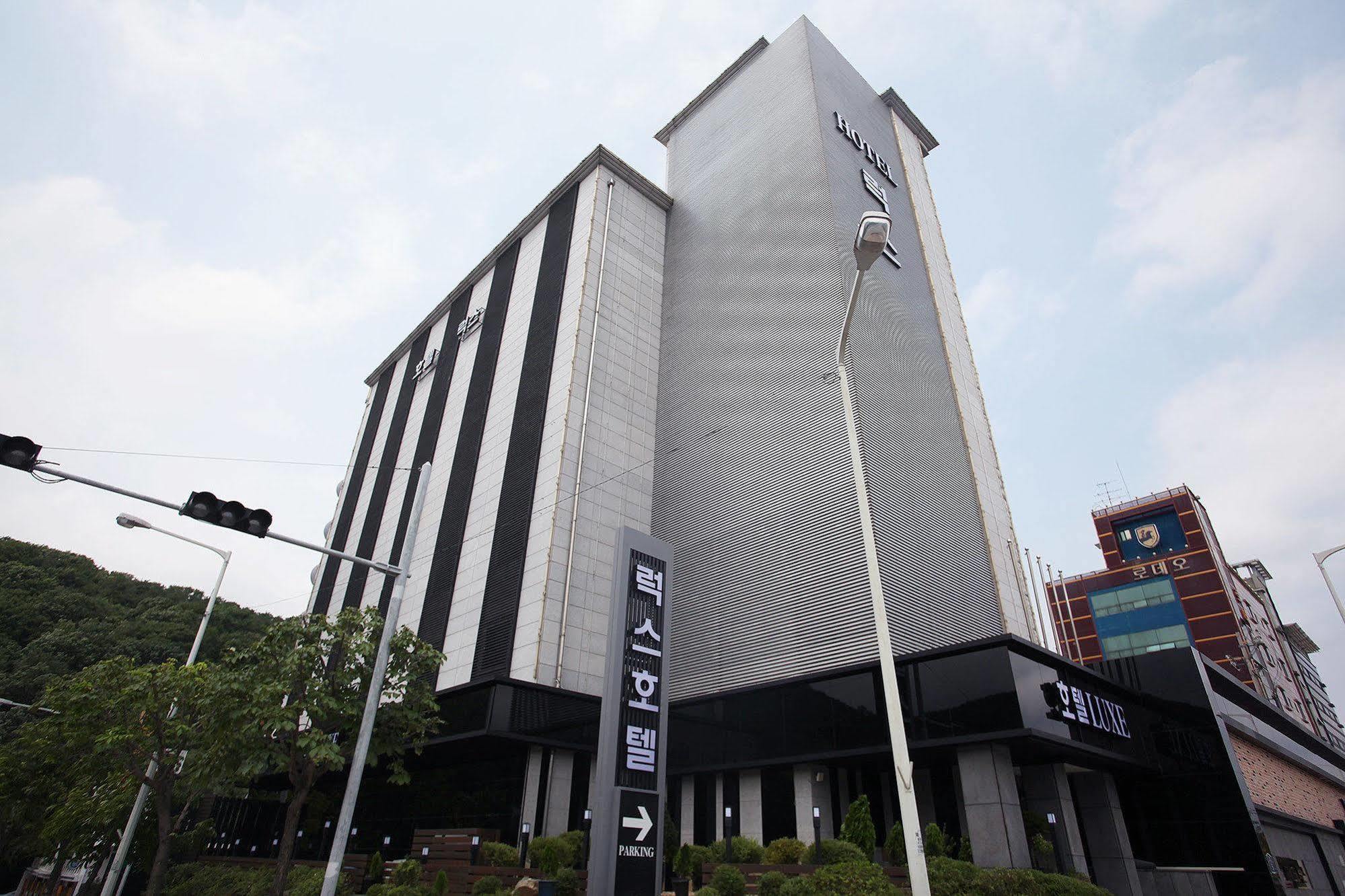 Luxe Hotel Paju Exterior foto
